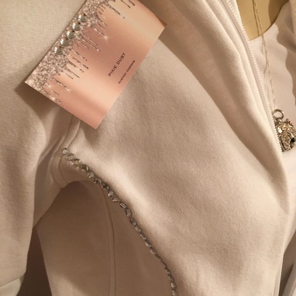 ADORABLE  y2k hoodie with hello kitty logo and crystal details! - Picture 12 of 15